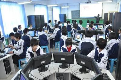 中專女生的熱門專業(yè)選擇 計算機(jī)軟件開發(fā)與運(yùn)維服務(wù)的就業(yè)前景